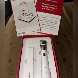 Medicube ATS Air Shot Age-R Device — White with Silver Accents